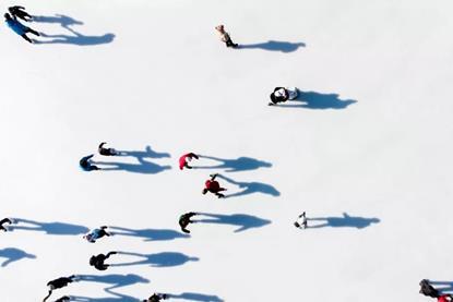 ice-skaters-thumbnail