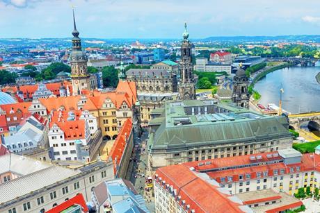 international-equities-strengthening-hero